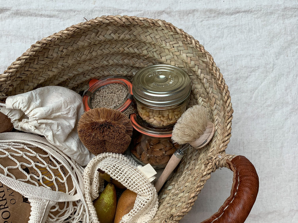 FOURTEEN ways to reduce plastic in your kitchen