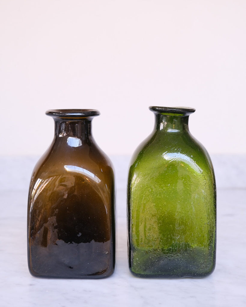 Small hand-blown glass square bottle | dark brown La Soufflerie 