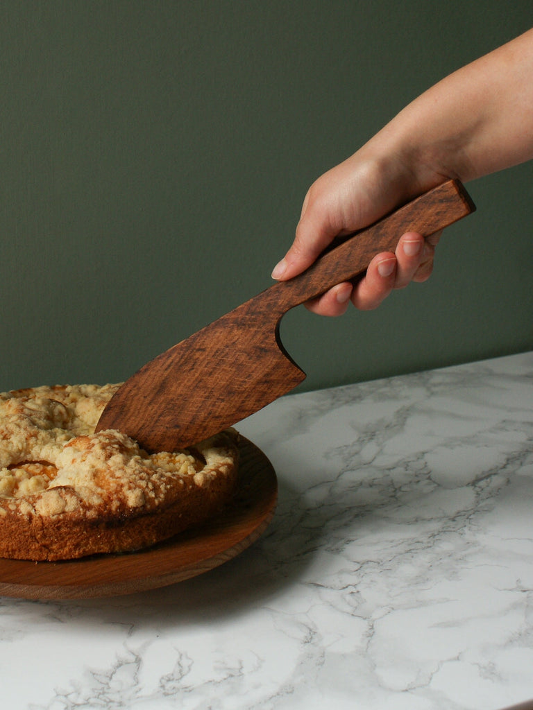 Brown oak cake knife Selwyn House 