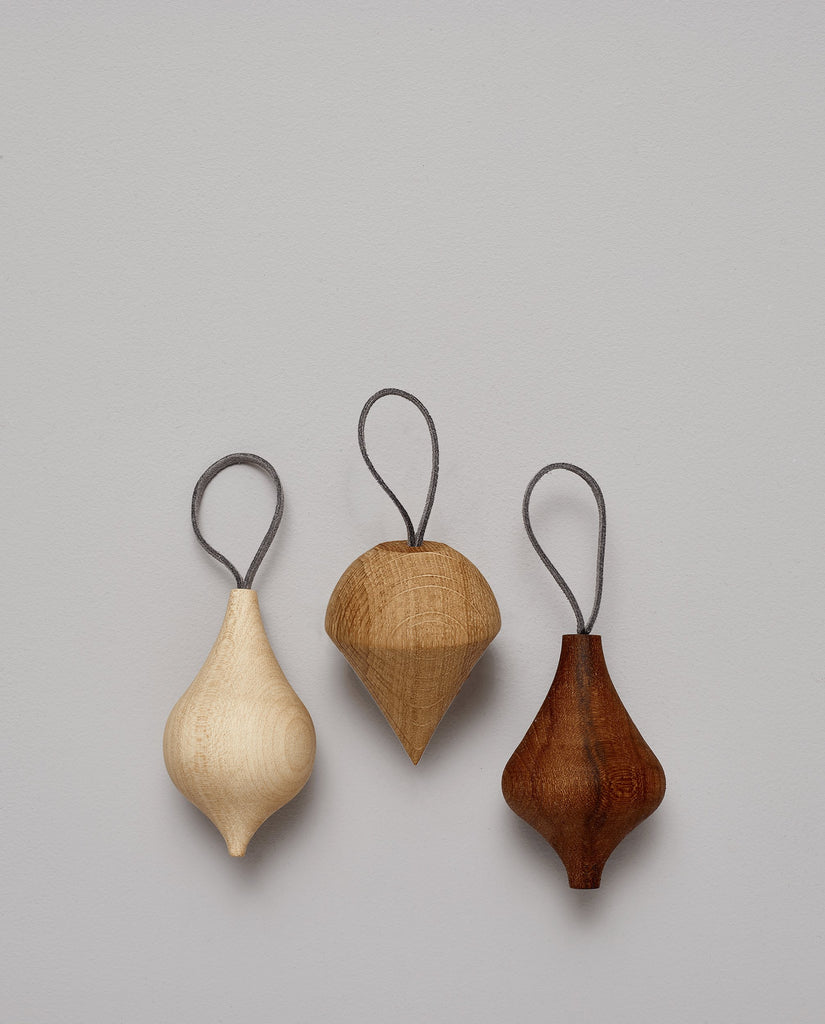 Hand-crafted wooden bauble | oak ~ medium Selwyn House 