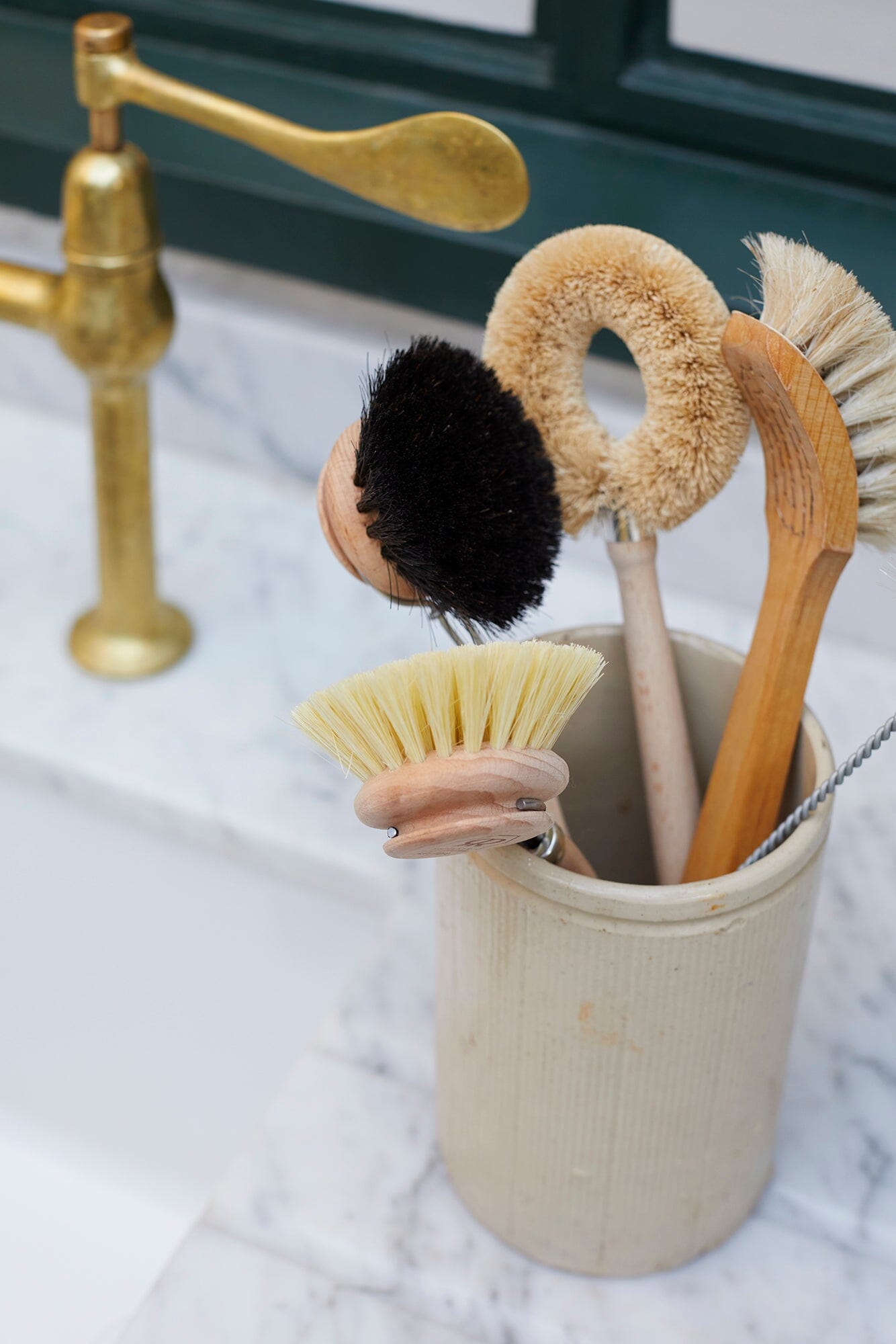 Kitchen Dish Brush Beech Handle Cleaning Brush For Pans Pots Sink